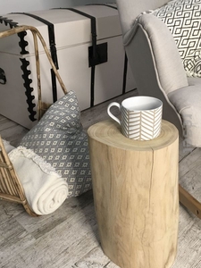 Pieniek z drewna akacjowego naturalny