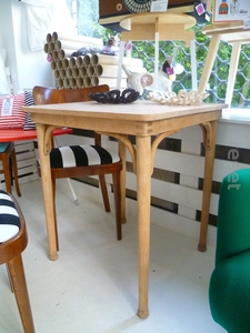 Stolik  śniadaniowy THONET