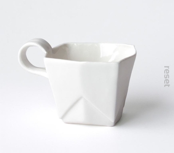Porcelanowa filiżanka