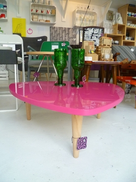 stolik magenta (tripod)
