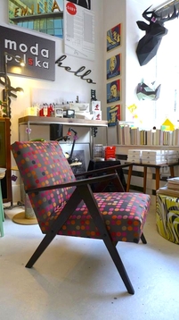 fotel w kropy lata 60