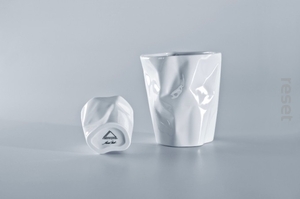 Duży porcelanowy kubek POGIĘTY biały