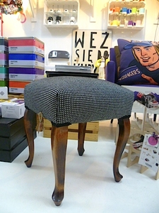 taboret w pepitkę