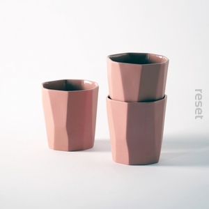 Porcelanowy kubek espresso LIMBO brudny różowy